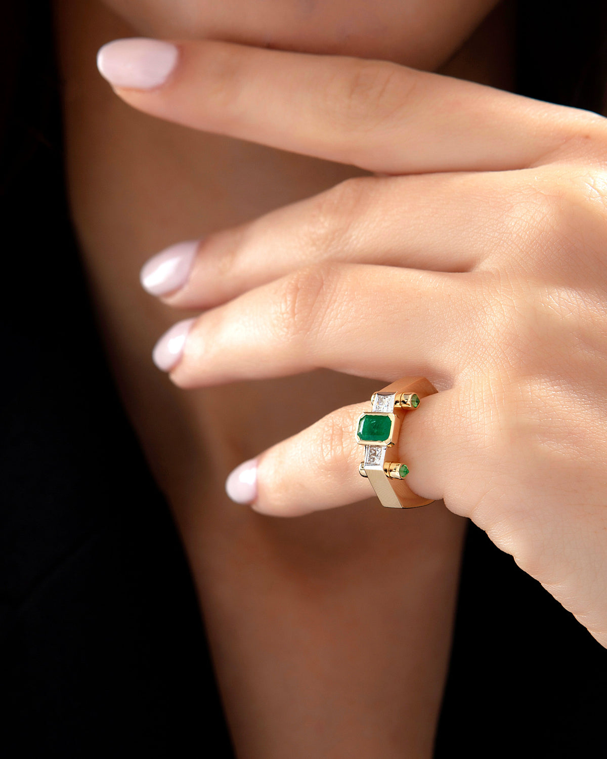 Janet Nova Emerald Yüzük